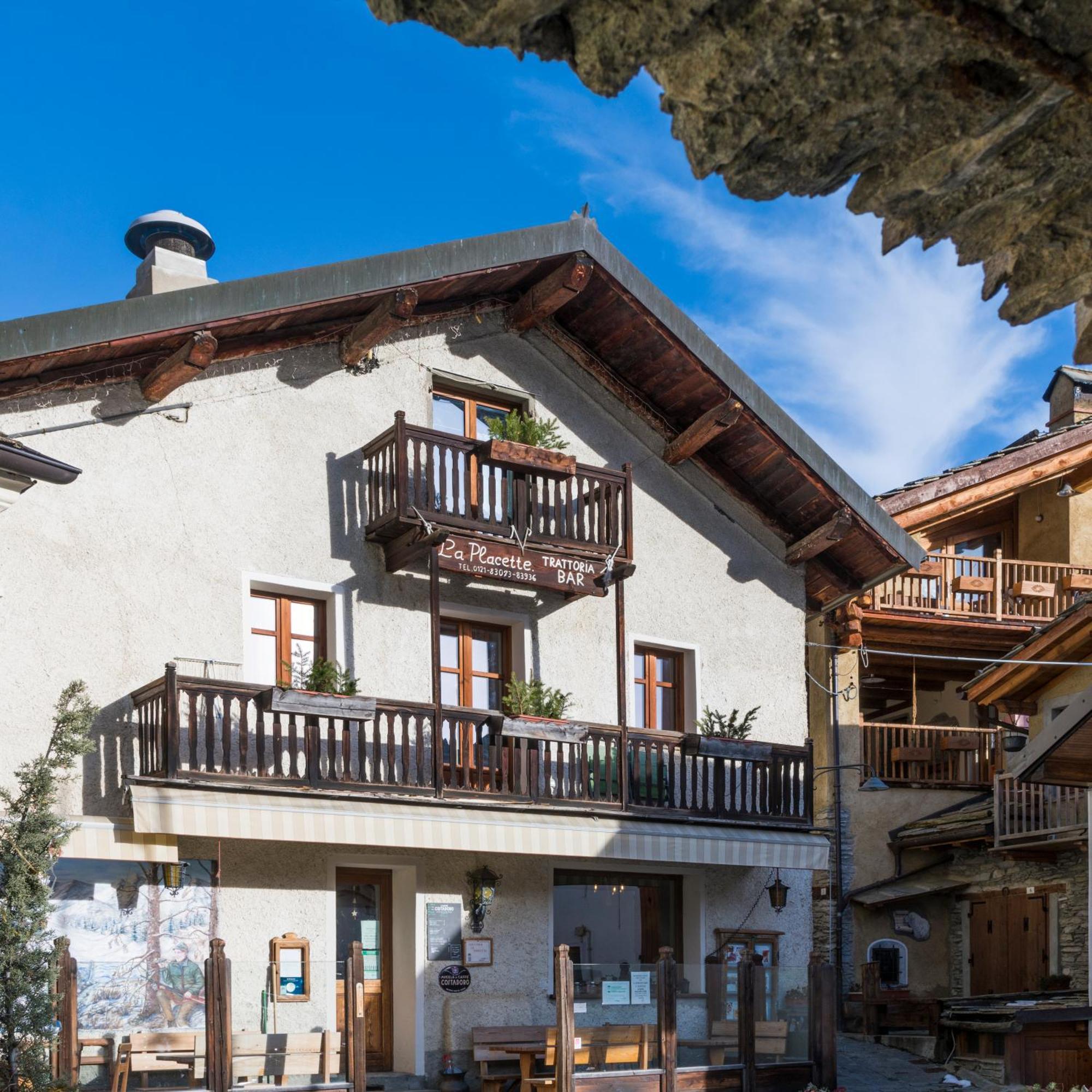 La Placette - Albergo Diffuso E Trattoria Usseaux Luaran gambar