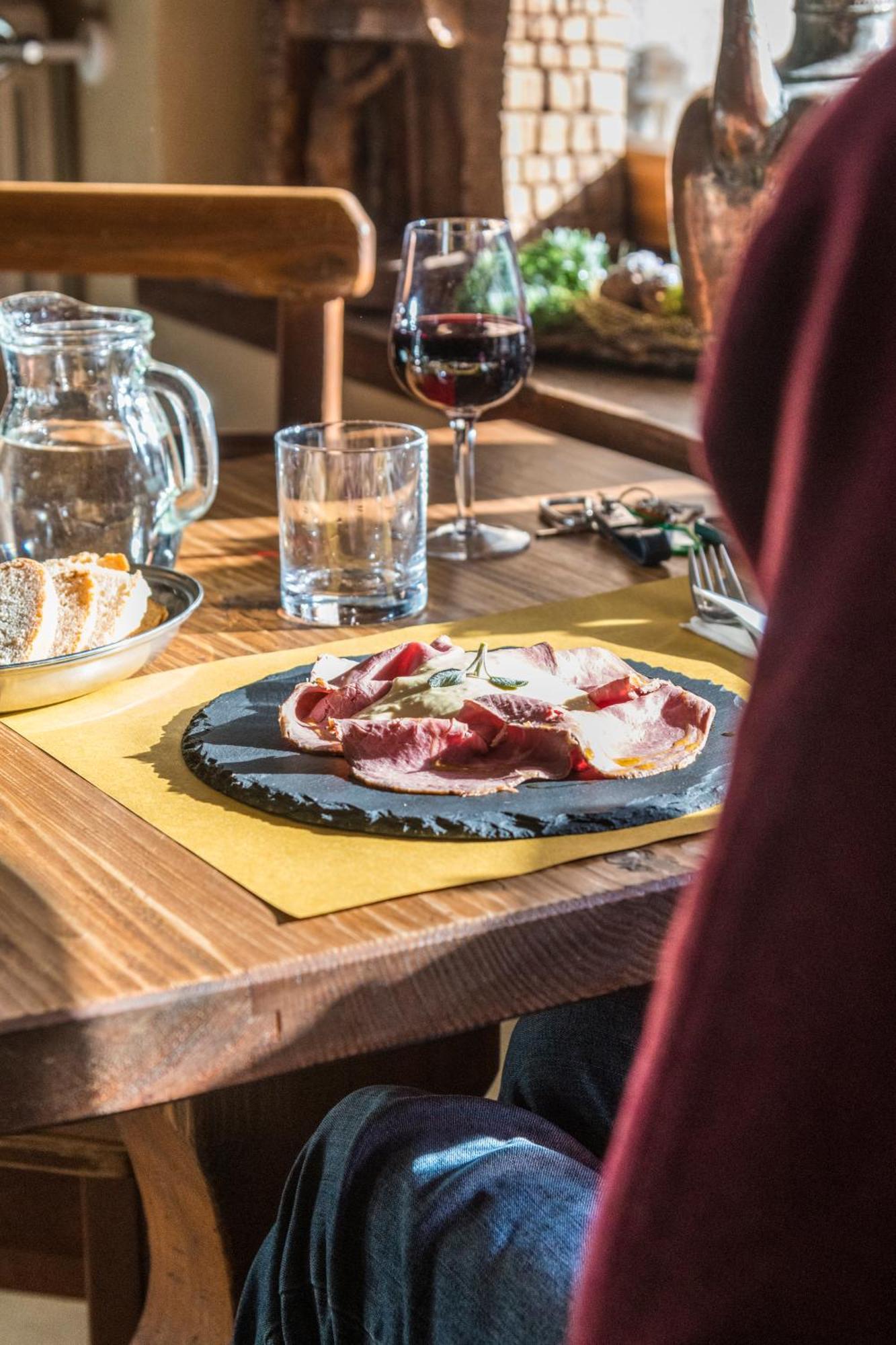 La Placette - Albergo Diffuso E Trattoria Usseaux Luaran gambar