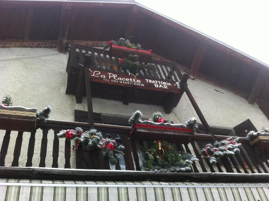 La Placette - Albergo Diffuso E Trattoria Usseaux Luaran gambar