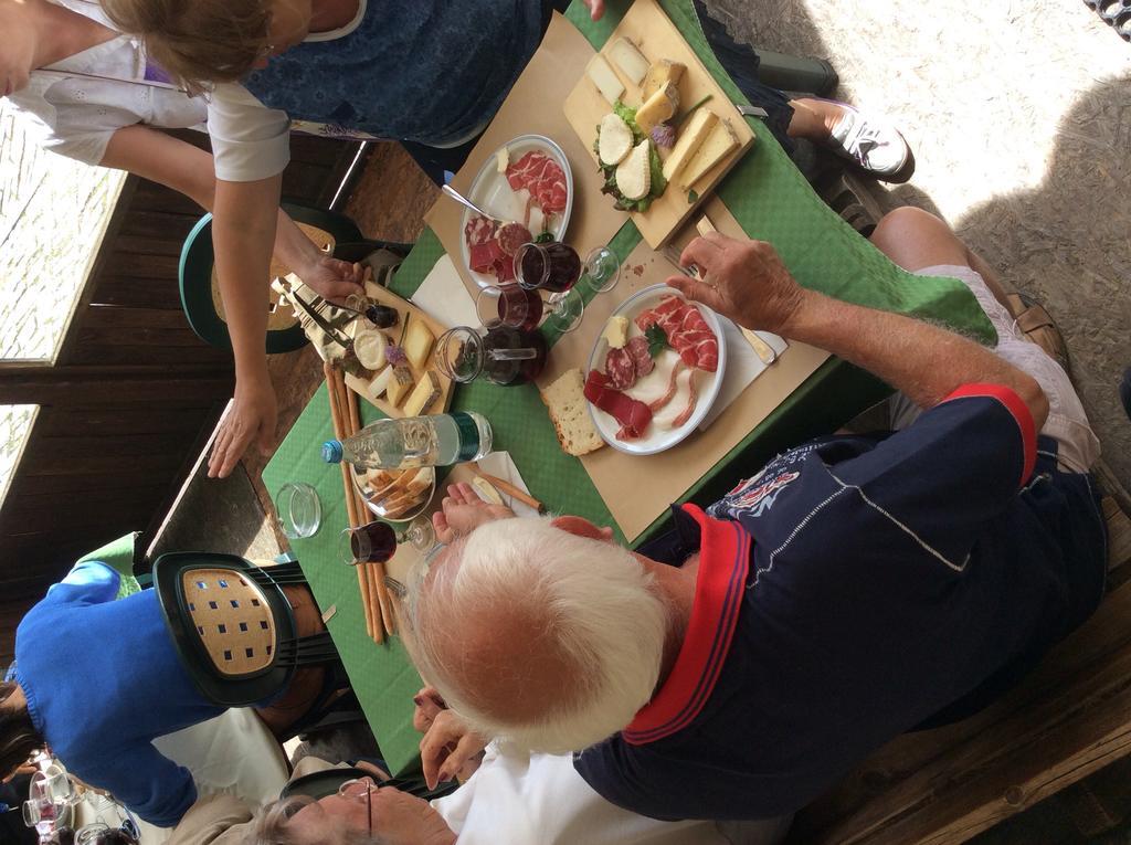 La Placette - Albergo Diffuso E Trattoria Usseaux Luaran gambar