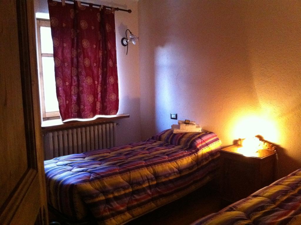 La Placette - Albergo Diffuso E Trattoria Usseaux Luaran gambar