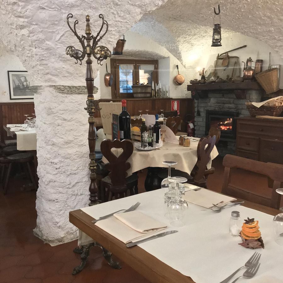 La Placette - Albergo Diffuso E Trattoria Usseaux Luaran gambar