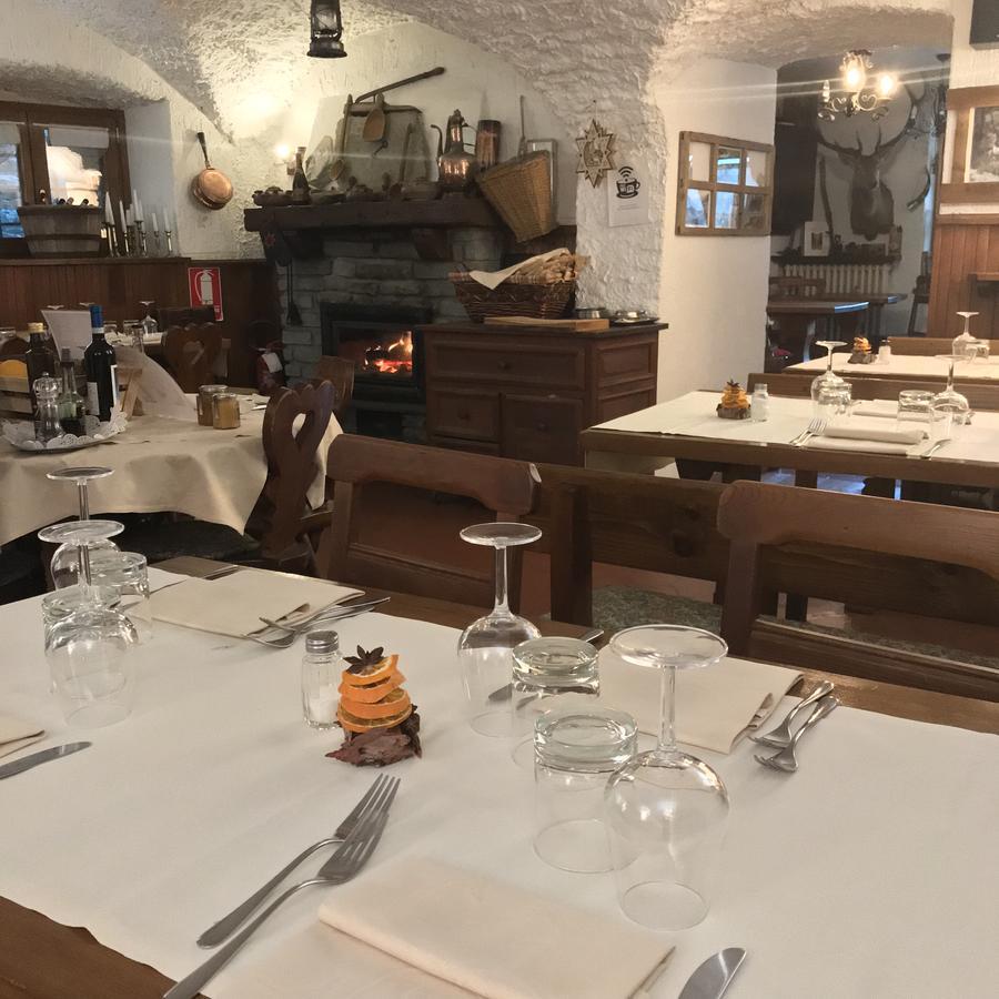 La Placette - Albergo Diffuso E Trattoria Usseaux Luaran gambar