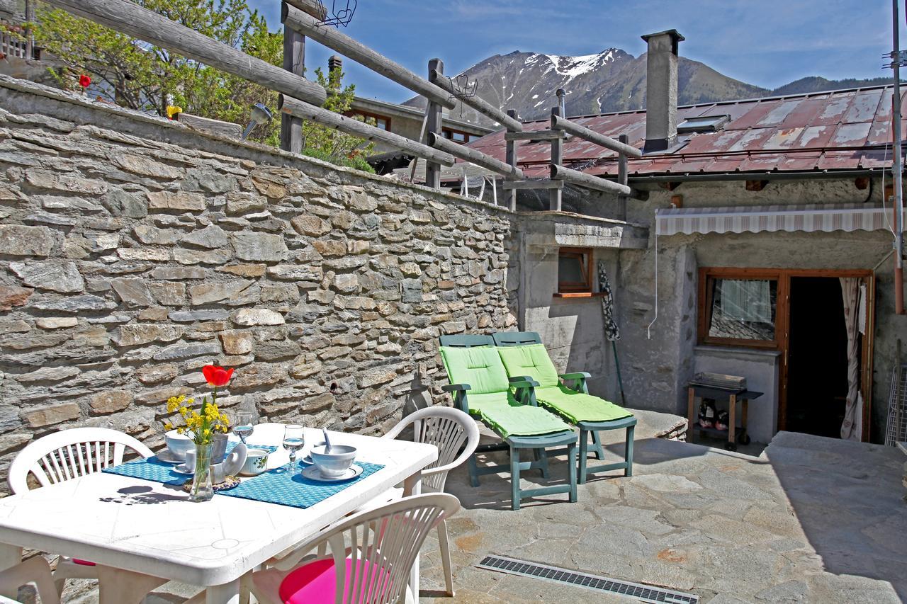 La Placette - Albergo Diffuso E Trattoria Usseaux Luaran gambar