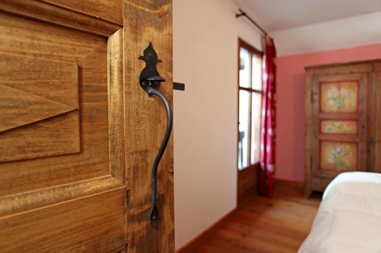 La Placette - Albergo Diffuso E Trattoria Usseaux Luaran gambar